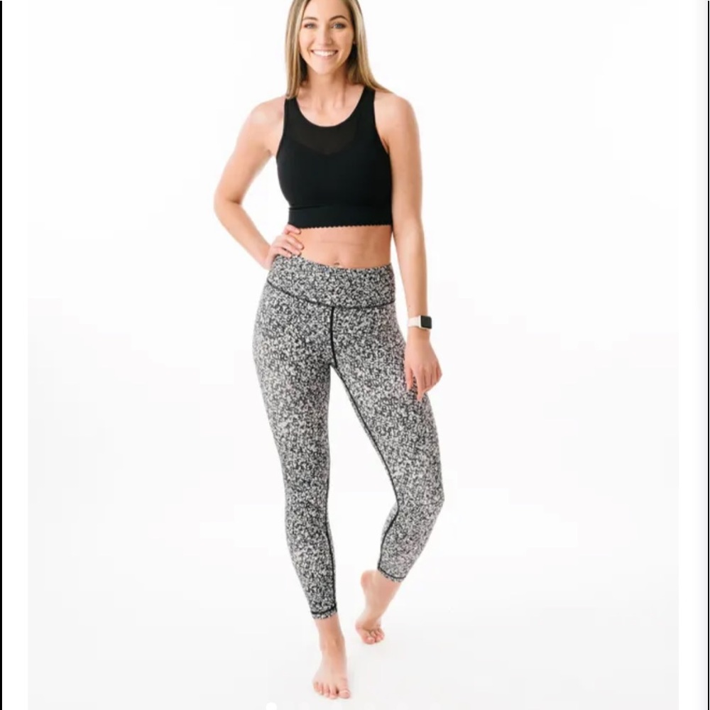 NWOT Zyia mosaic soft n snug leggings